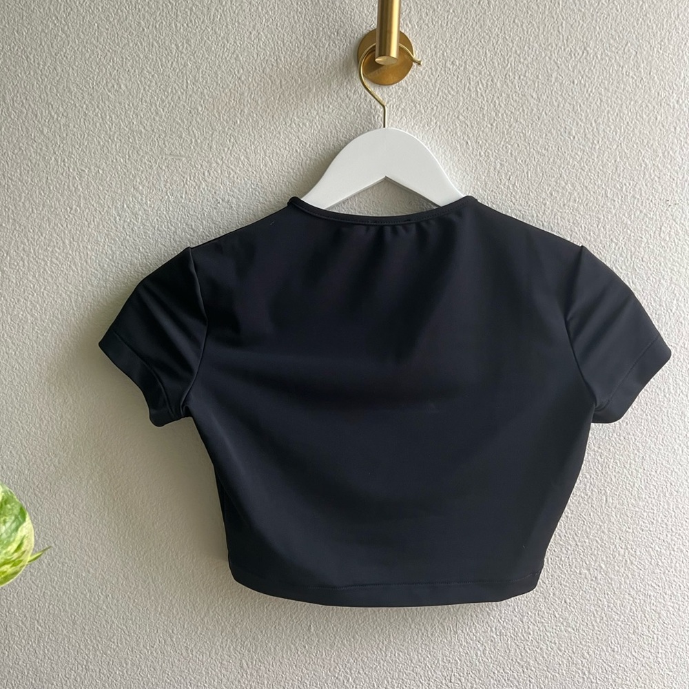 ❌SOLD❌Vintage Chanel Crop Top - Picture 6 of 8